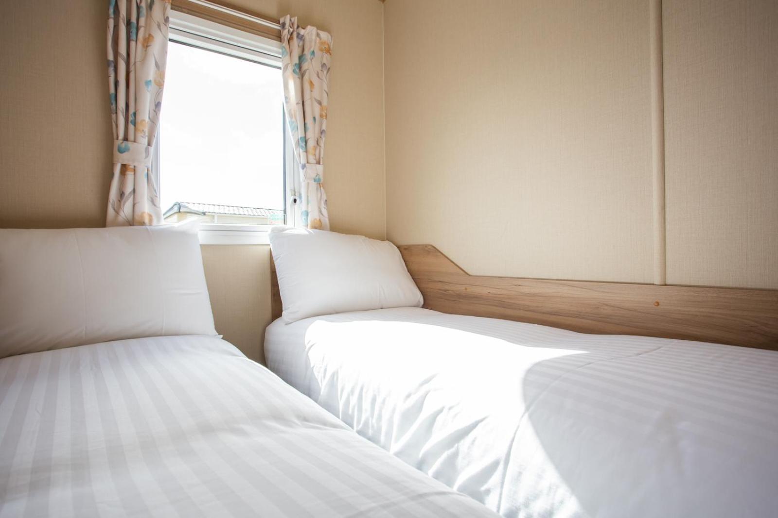 Barmouth Bay Holiday Park Llanddwywe Номер фото